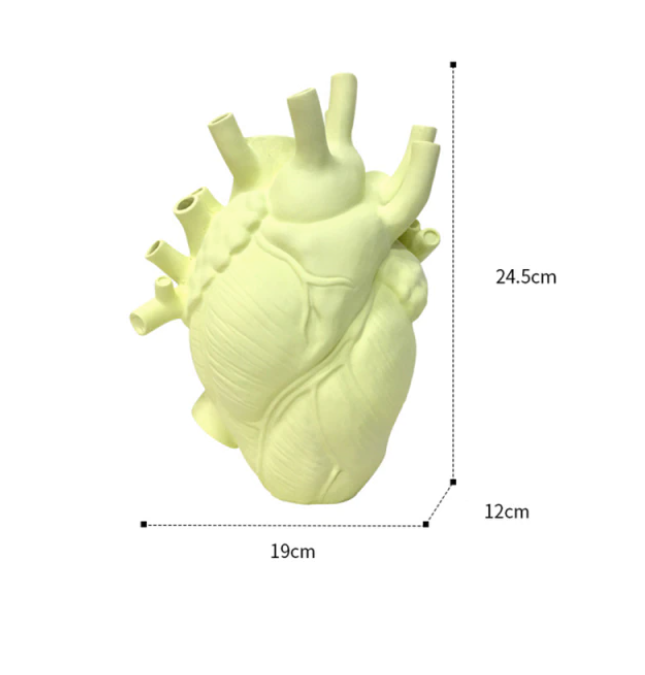 Resin Simulation Heart Shaped Vase: Black / Small (16.5cm H)
