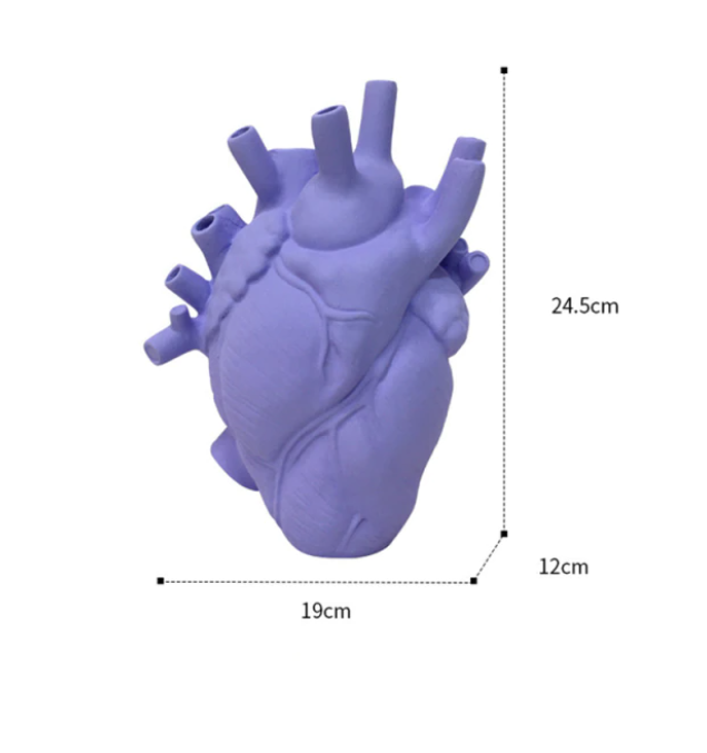 Resin Simulation Heart Shaped Vase: Black / Small (16.5cm H)