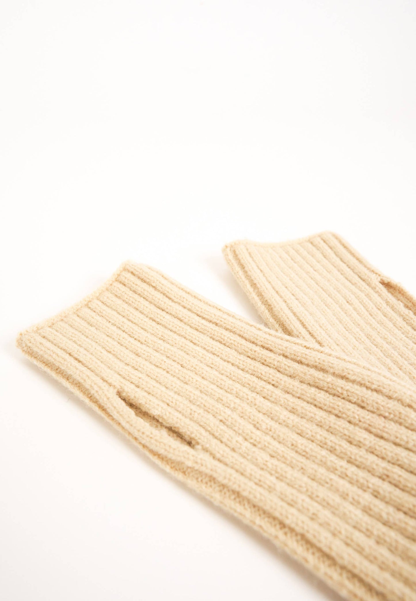 Knitted Arm Warmers in Beige: Beige