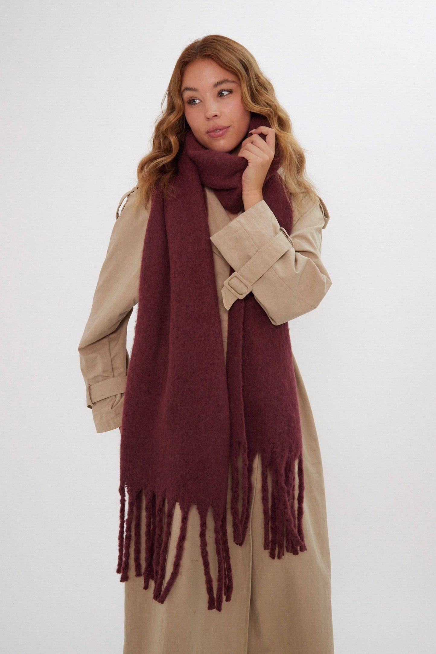 Oversized Chunky Blanket Scarf in Burgundy: Burgundy