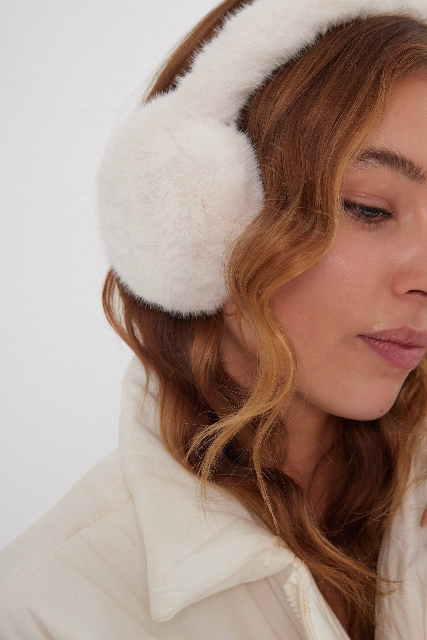 Fluffy Faux-Fur Earmuffs in Cream: Cream