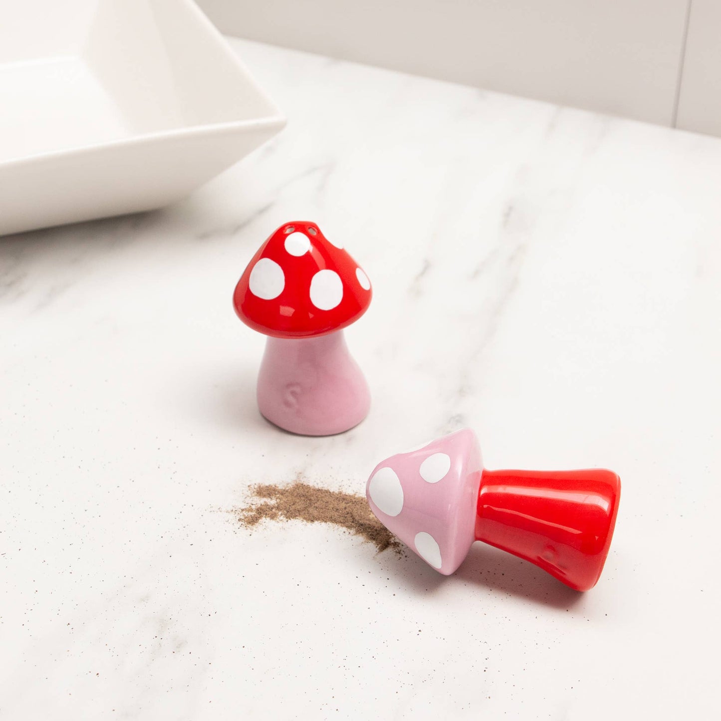 Helio Ferretti Mushroom Salt & Pepper Set: Cream