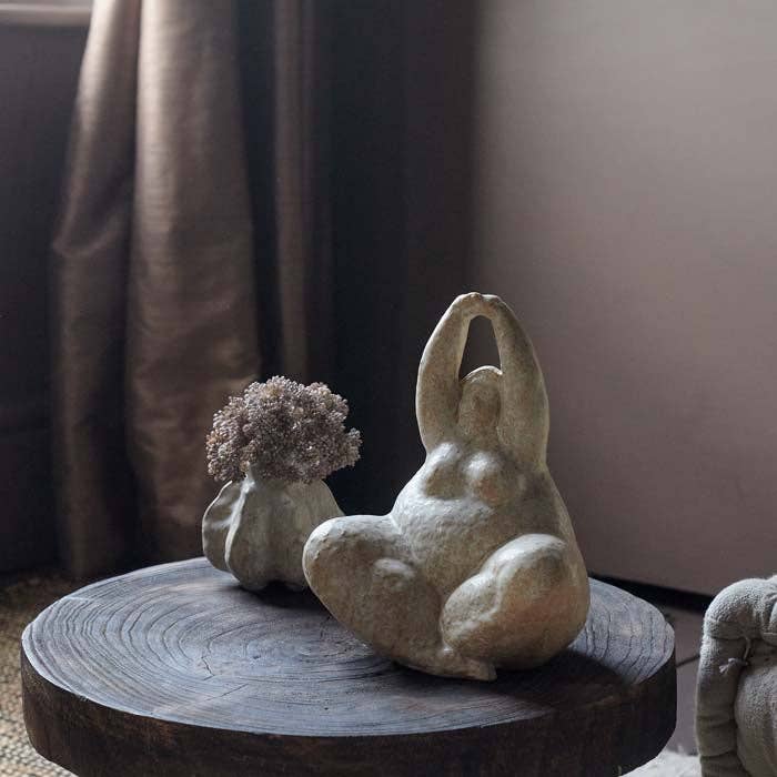 Abigail Ahern Vera Sculpture - Ceramic